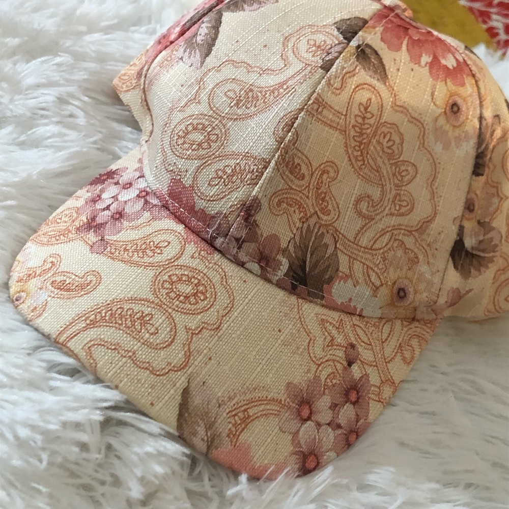 Women’s pattern baseball hat